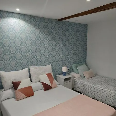 Rua Nova Atico 3º,a 200m Catedral,ps 4 Y Netflix *
