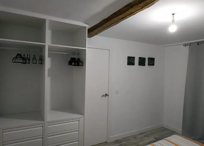 Atico 3ºa A 200m Catedral,playstation 4 Y Netflix Apartamento *